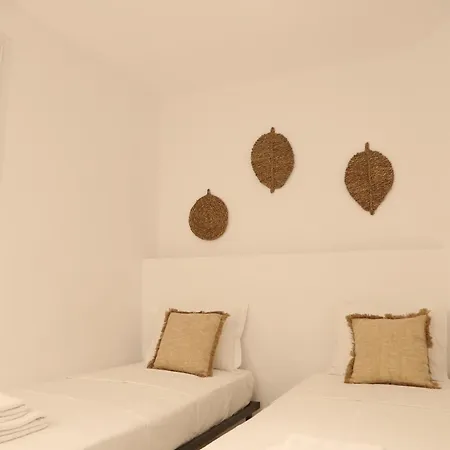 Aderfia With Private Hot Tub אורנוס