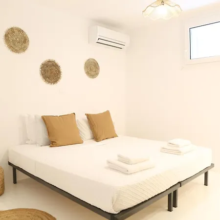 Aderfia With Private Hot Tub אורנוס