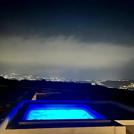 Aderfia With Private Hot Tub 빌라 *