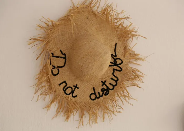 Aderfia With Private Hot Tub 오르노스